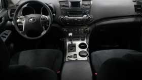 Toyota Highlander 2012 г.в.