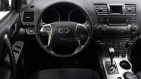 Toyota Highlander 2012 г.в.