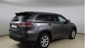 Toyota Highlander 2013 г.в.