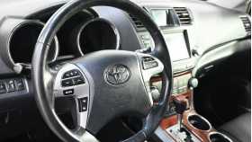 Toyota Highlander 2012 г.в.
