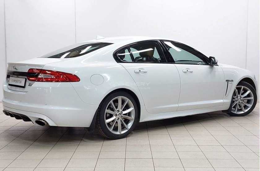 Jaguar XF