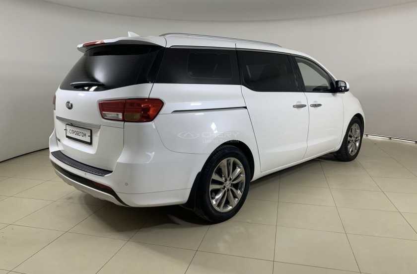 Kia Carnival
