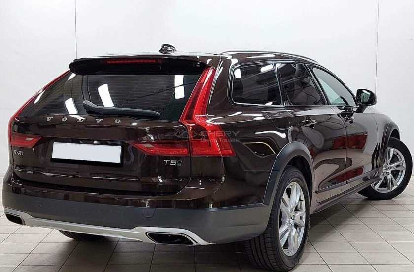 Volvo V90 Cross Country