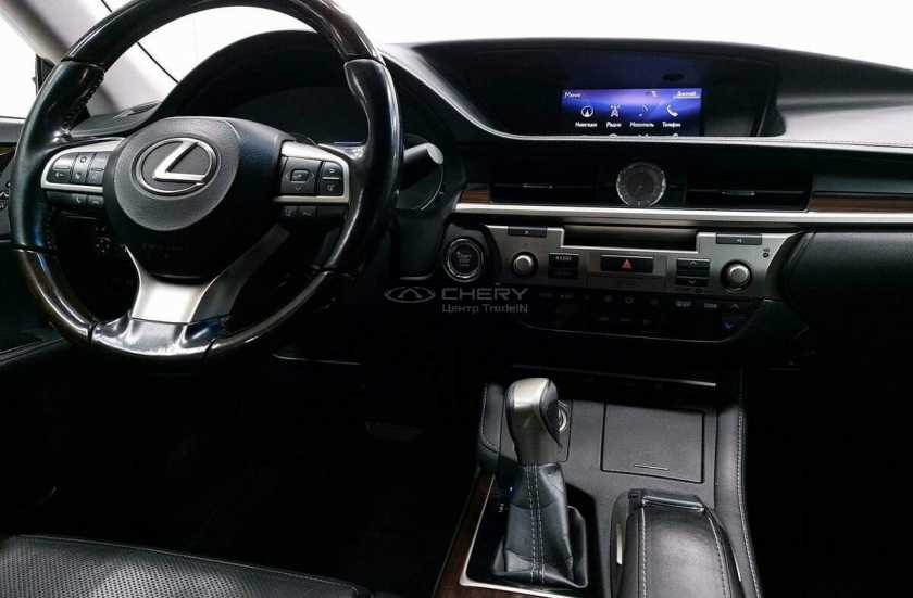 Lexus ES