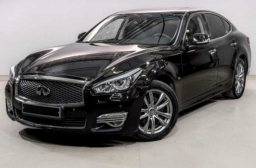 Infiniti Q70