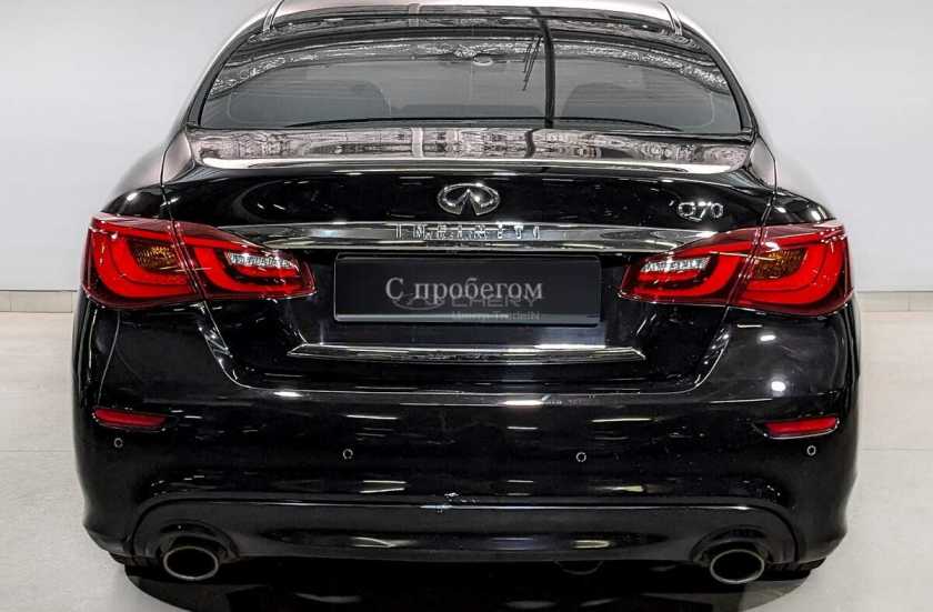 Infiniti Q70