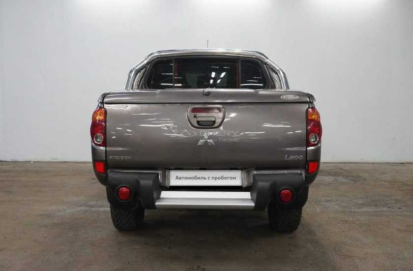 Mitsubishi L200